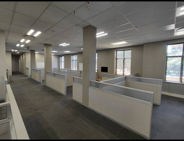 535M² OFFICE TO LET IN MAGALIESSIG
